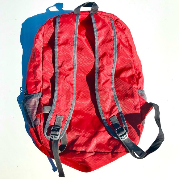 Clever Bees Ultralight 25 Water Resistant Packable Backpack - Picture 2 of 15